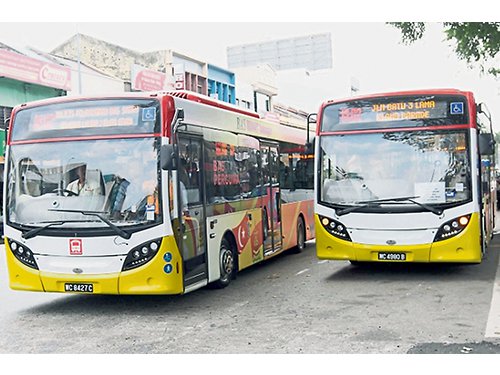 “無軌列車”計劃還未知是否能落實，惟雪州精明巴士預料在今年內，多增加33輛免費巴士。