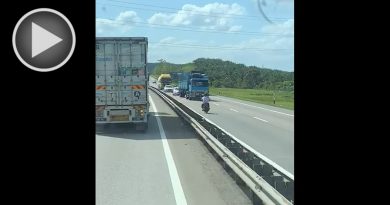 摩哆大道中逆向行驶险象环生