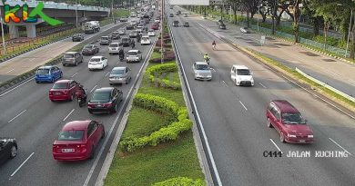 雪隆数大道发生车祸  车道受阻 司机注意