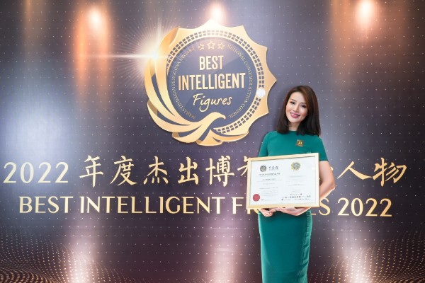 “马来西亚最美博士”苏盈之博士凭藉出色的才华与智慧，荣获“2022年度杰出才智奖”。