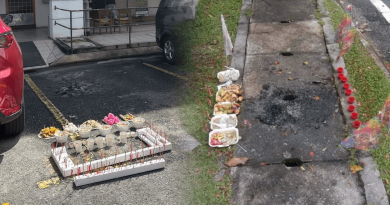 中元节拜“好兄弟”  遗留拜祭品！