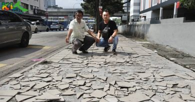 疑沟渠堵塞 甲洞美罗柏兰岭路 积水