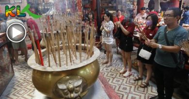 新年拜拜祈求好运    各庙宇香火鼎盛