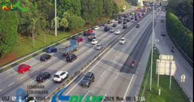 雪隆3大道 发生交通事故 交通堵塞1小时