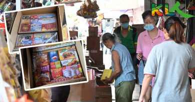 民众张罗扫墓祭品 业者控制价格涨幅 神料店 迎人潮