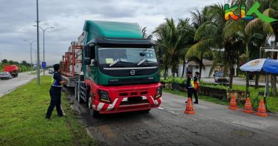 频川行甘榜辗坏道路 JPJ检查125重型车 开22张罚单