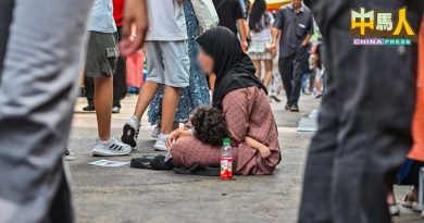 伸手向购物游客讨钱  茨厂街涌现  难民乞丐