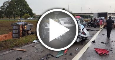 罗厘雨天失控撞4车 幸无人丧命！