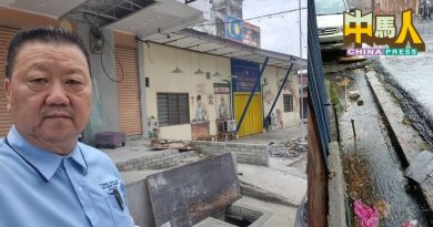 商家装修密封沟塞发臭  郑长首要求撬洋灰清沟