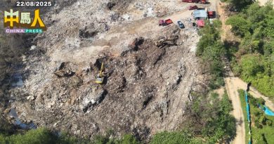 双溪朱非法垃圾场火灾 5天了 仍有新火苗点