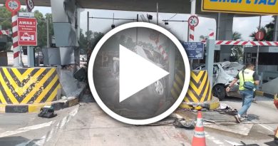 收费站前恐怖车祸 4车连环撞 小童惨死