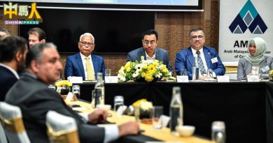 未系安全带 4长巴乘客接罚单