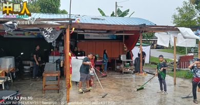 暴风雨席卷士毛月 多区树倒 屋顶锌片被吹走