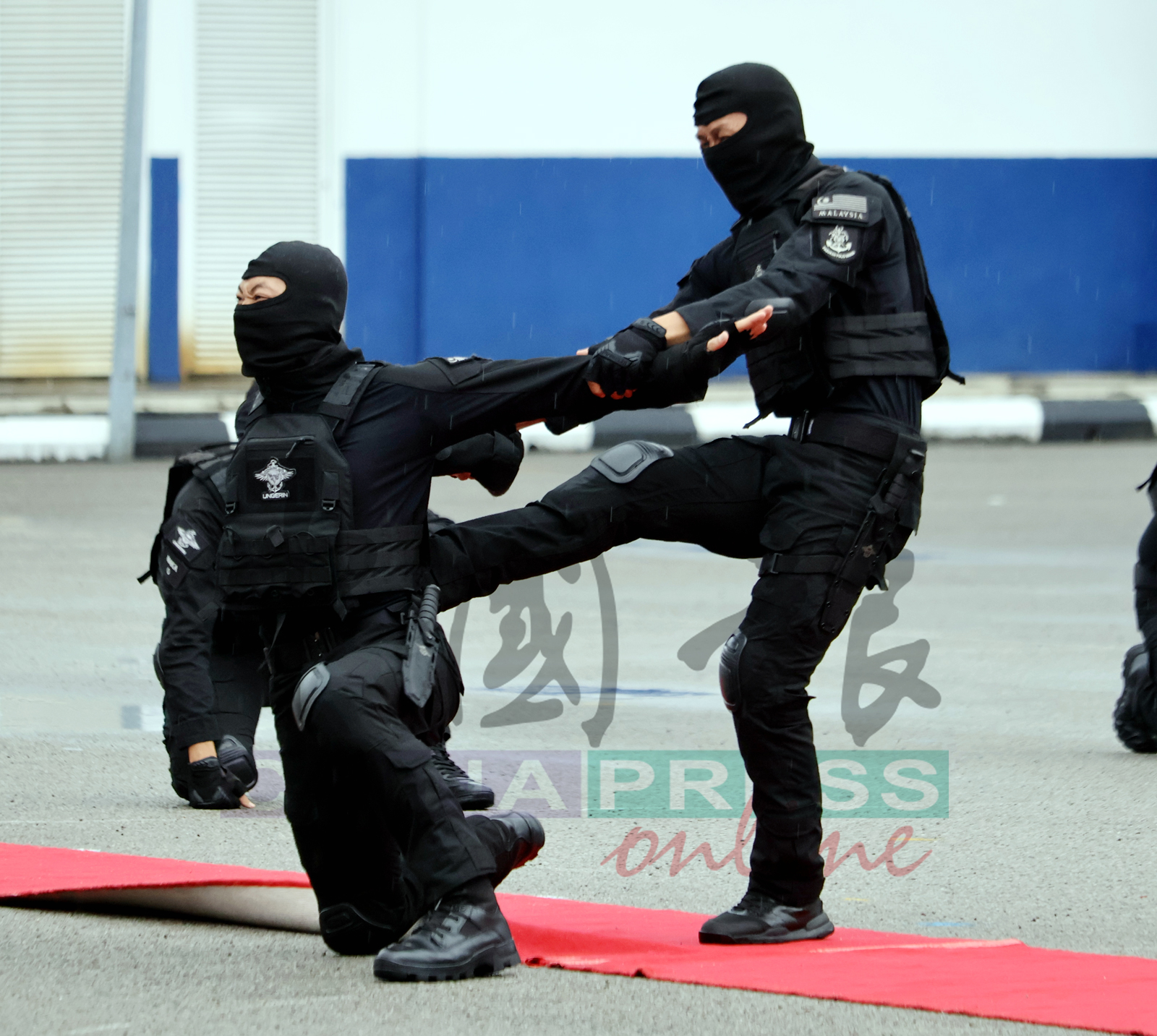 警察特工队精采拳击武打演习，令人拍案叫绝。