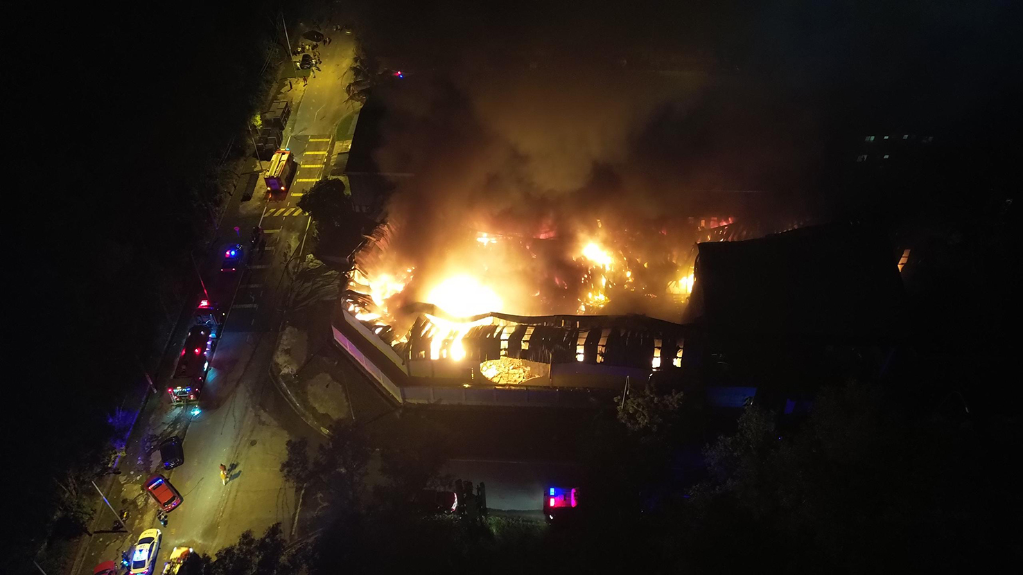 PVC管厂深夜大火 36消拯员抢救 剩20%