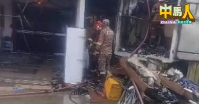 仁嘉隆2排屋火灾 庆幸无人伤亡