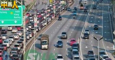 加影外环大道 严重交通事故 交通延误最长1小时