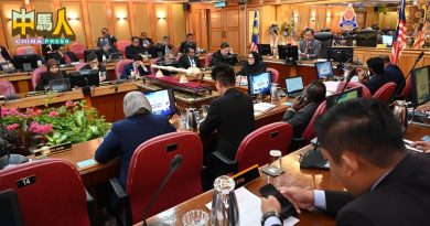 月租泊车位24小时  灵市长：明年落实