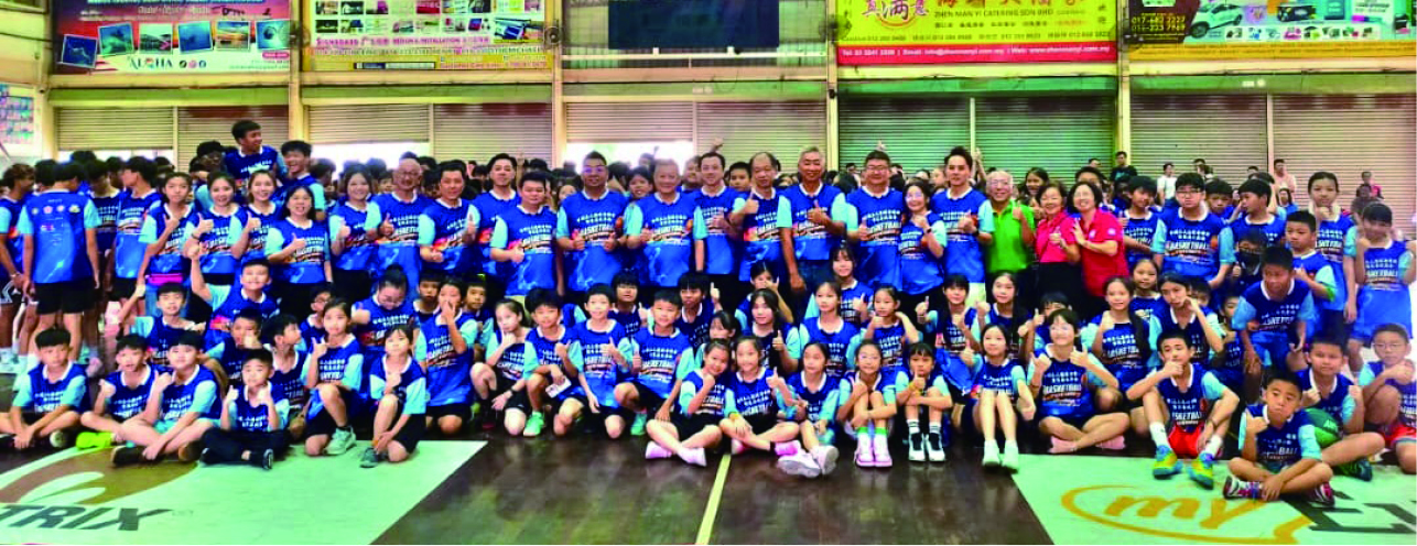 ■全体参赛男女队球员与大会嘉宾等。